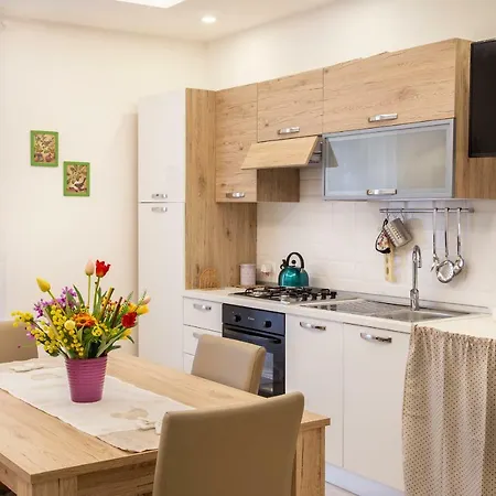 Le Casette Di Nonno Pippo アパート パラッツォーロ・アクレイデ