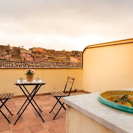 Le Casette Di Nonno Pippo * パラッツォーロ・アクレイデ